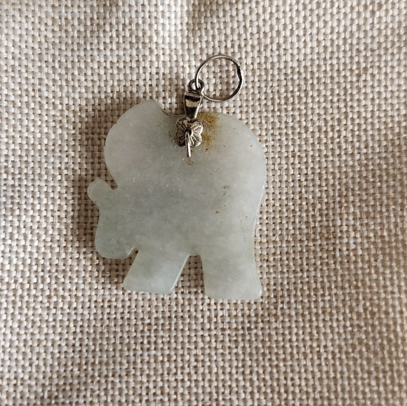 Elephant Shaped Jade Pendant - Picture 4 of 5